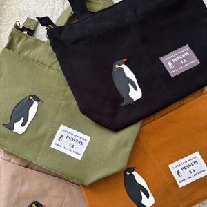 コウテイペンギンの仕切りポケット付きお出かけトートバッグ